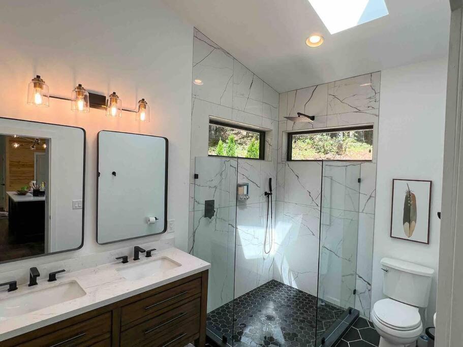 Modern Mountain Getaway With Hot Tub, Fire Pit Villa Sautee Nacoochee Екстериор снимка
