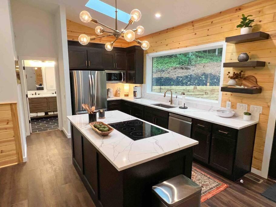 Modern Mountain Getaway With Hot Tub, Fire Pit Villa Sautee Nacoochee Екстериор снимка